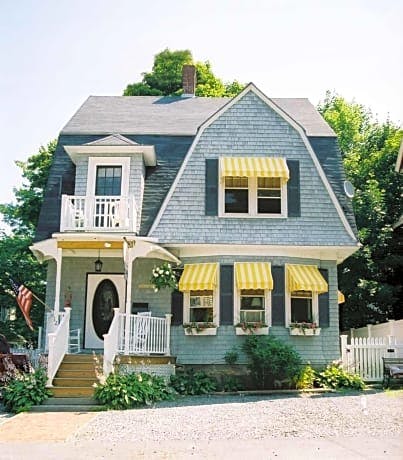 Canterbury Cottage Bed & Breakfast