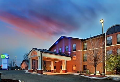 Holiday Inn Express & Suites Batesville, an IHG Hotel